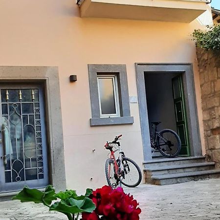 Al22 Di Piazza Del Gesu Hotel Viterbo Exterior photo
