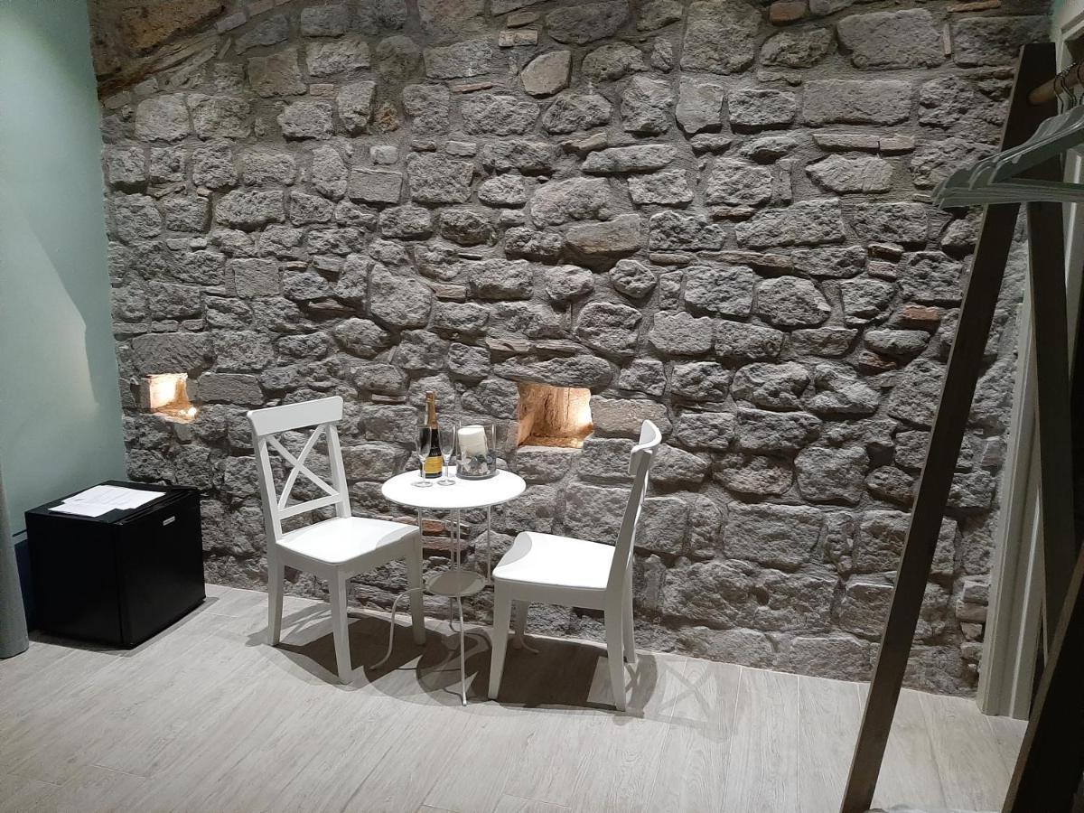 Al22 Di Piazza Del Gesu Hotel Viterbo Exterior photo